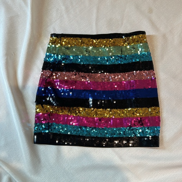 EXPRESS Sequin Rainbow Striped Miniskirt Bodycon Mini  Size XXS PRIDE  Sexy - Picture 8 of 8